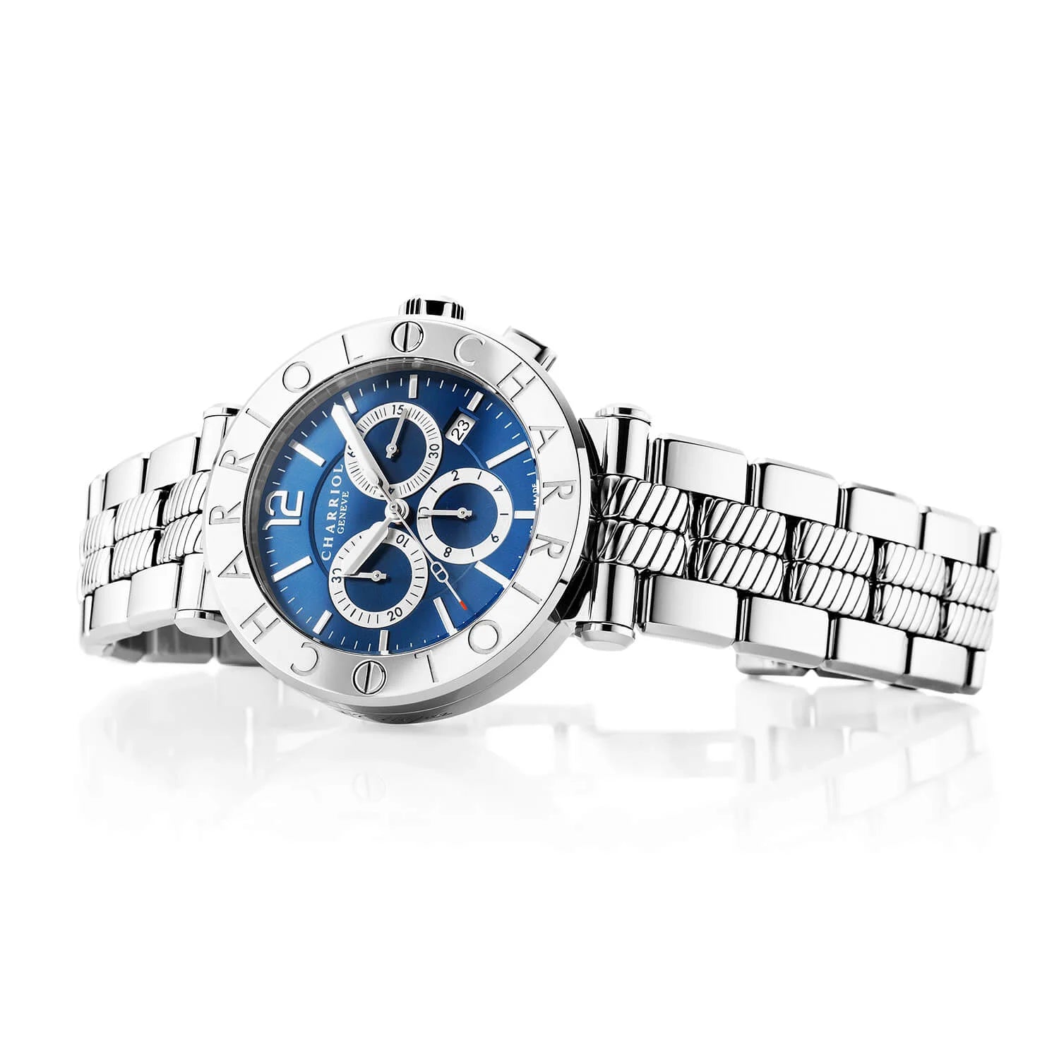 NAVIGATOR CRUISE41mm、クォーツクロノグラフ・キャリバー、ブルー、3つのロジウムミラーとインデックスダイアル、スティール製 "CHARRIOL CHARRIOL " と2つのスクリューベゼル、スティール製ブレスレット - © 2024Charriol - 時計