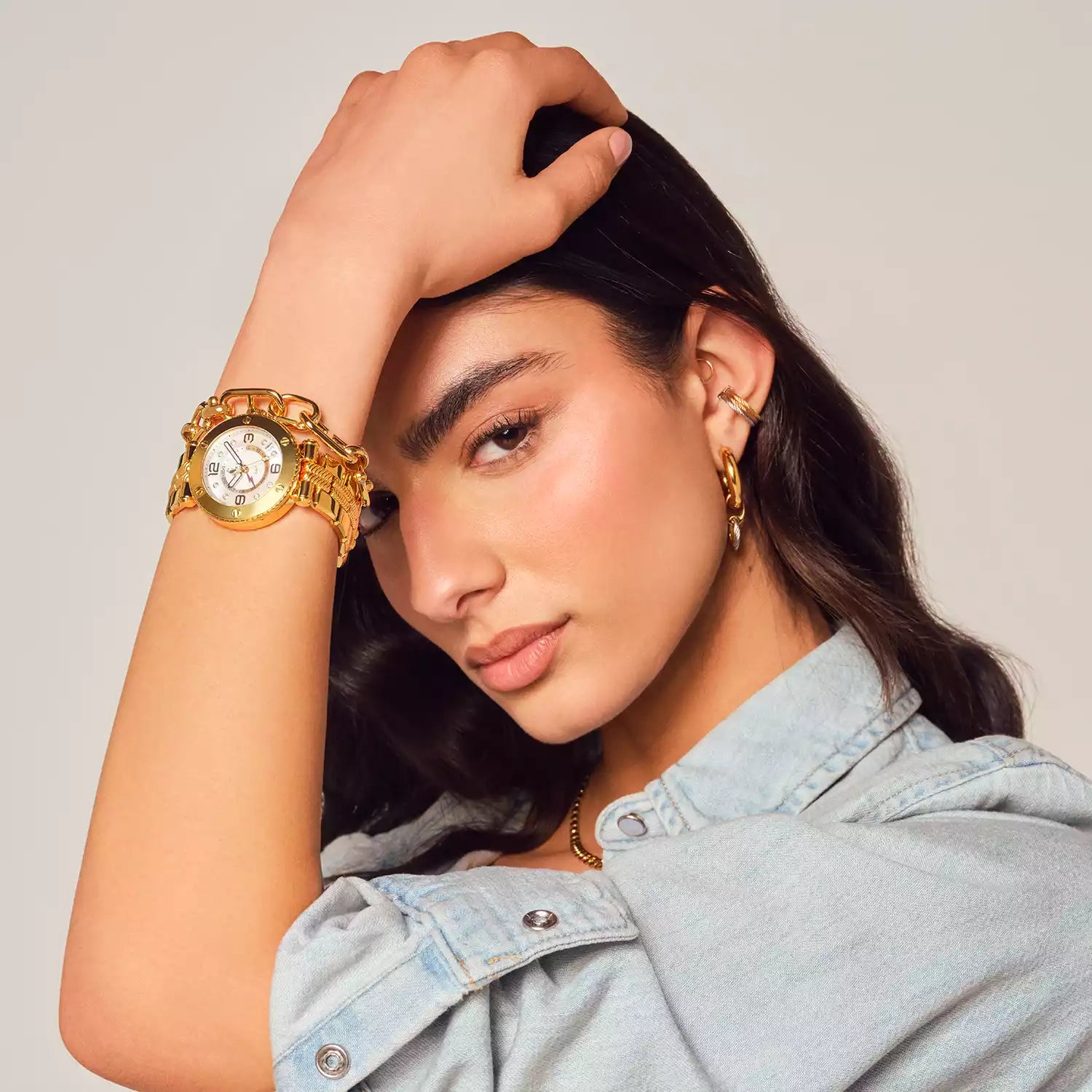 NAVIGATOR SURF GMT、36MM、クォーツ GMT キャリバー、ホワイトダイアル、6本スクリューベゼル、スティール製イエローゴールド PVD インターチェンジャーブレスレット -Charriol ジュネーブ - 時計