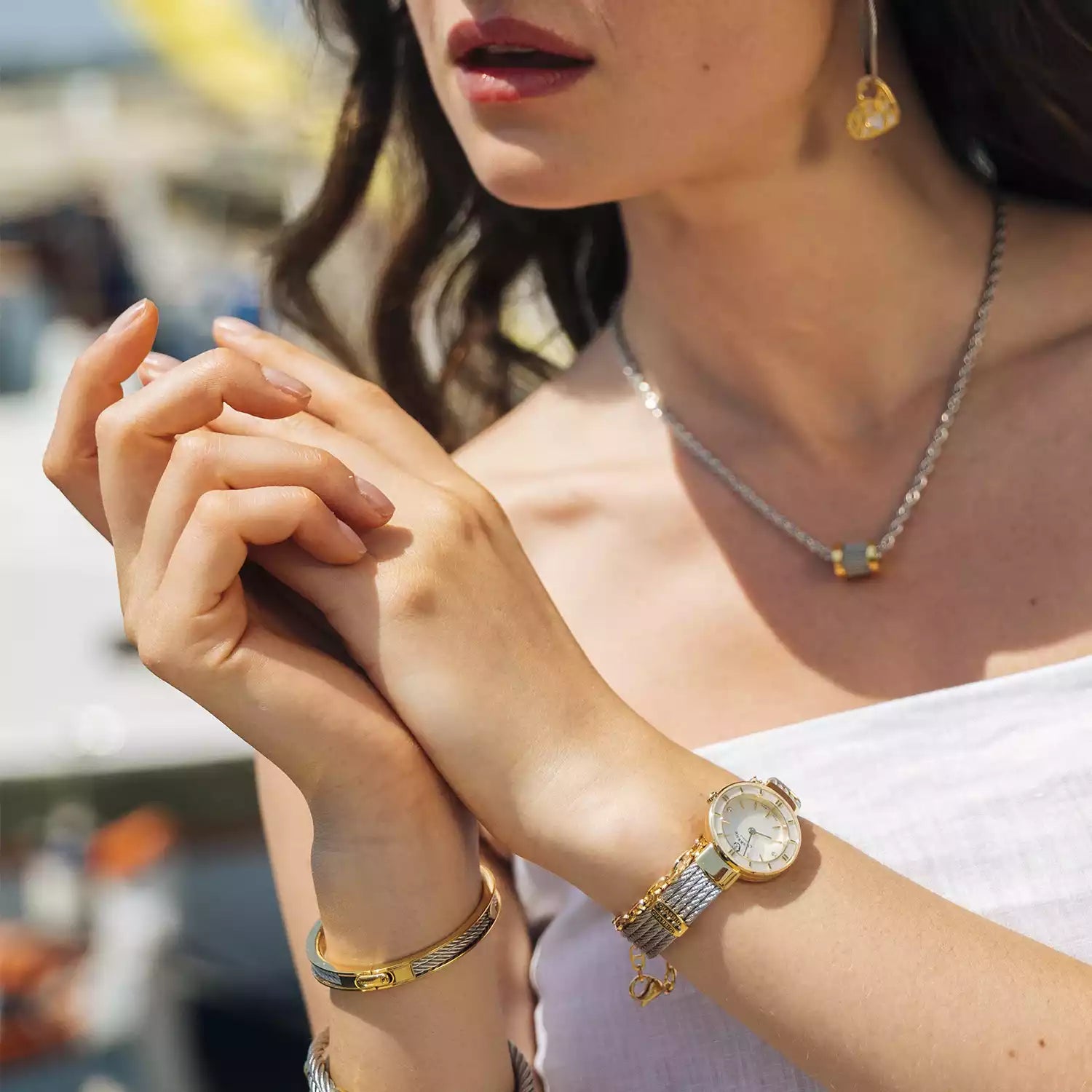 ST TROPEZ, 25MM, QUARTZ CALIBRE, MOTHER-OF-PEARL WITH 2 DIAMONDS DIAL, MOTHER-OF-PEARL BEZEL, STEEL CABLE BRACELET - Charriol Geneve - Watch