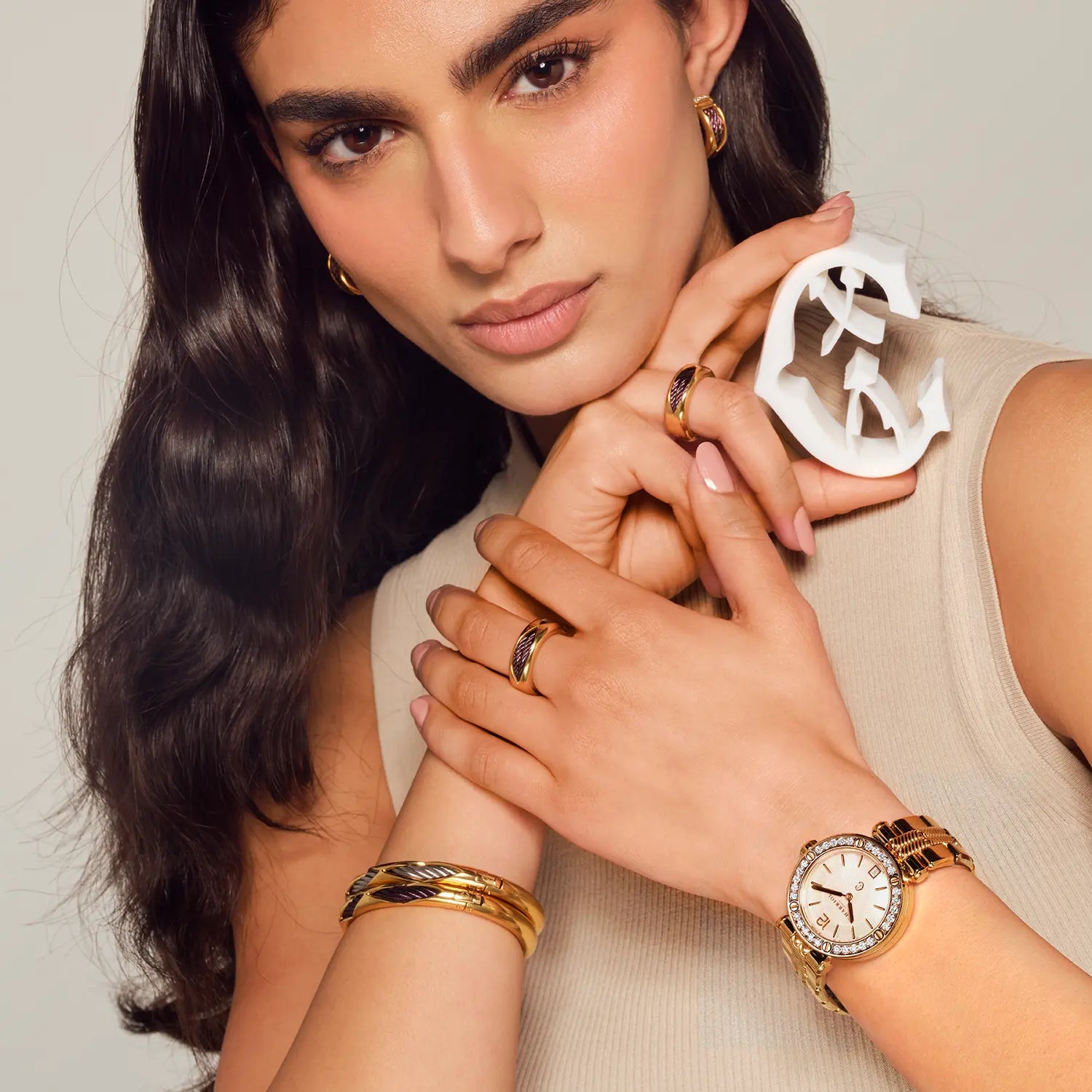 NAVIGATOR CRUISE36MM、クォーツキャリバー、マザーオブパール製ダイアル、30個のダイヤモンドベゼル、イエローゴールド製スティールPVDインターチェンジャーブレスレット -Charriol ジュネーブ - 時計