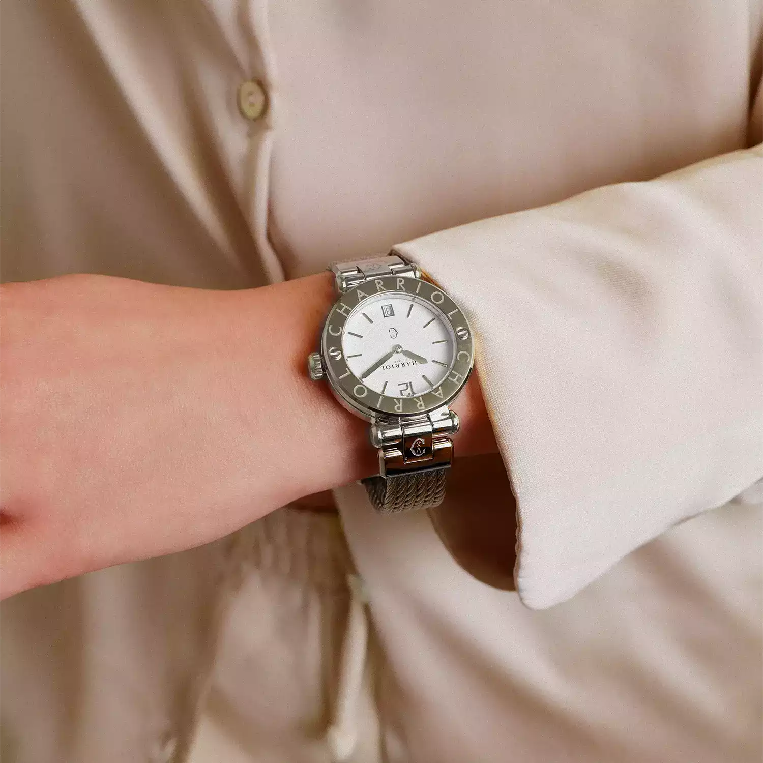 NAVIGATOR CRUISE36MM、クォーツキャリバー、マザーオブパール製ダイアル、"CHARRIOL CHARRIOL " ベゼル、スティール製ケーブルインターチェンジャー -Charriol ジュネーブ - 時計