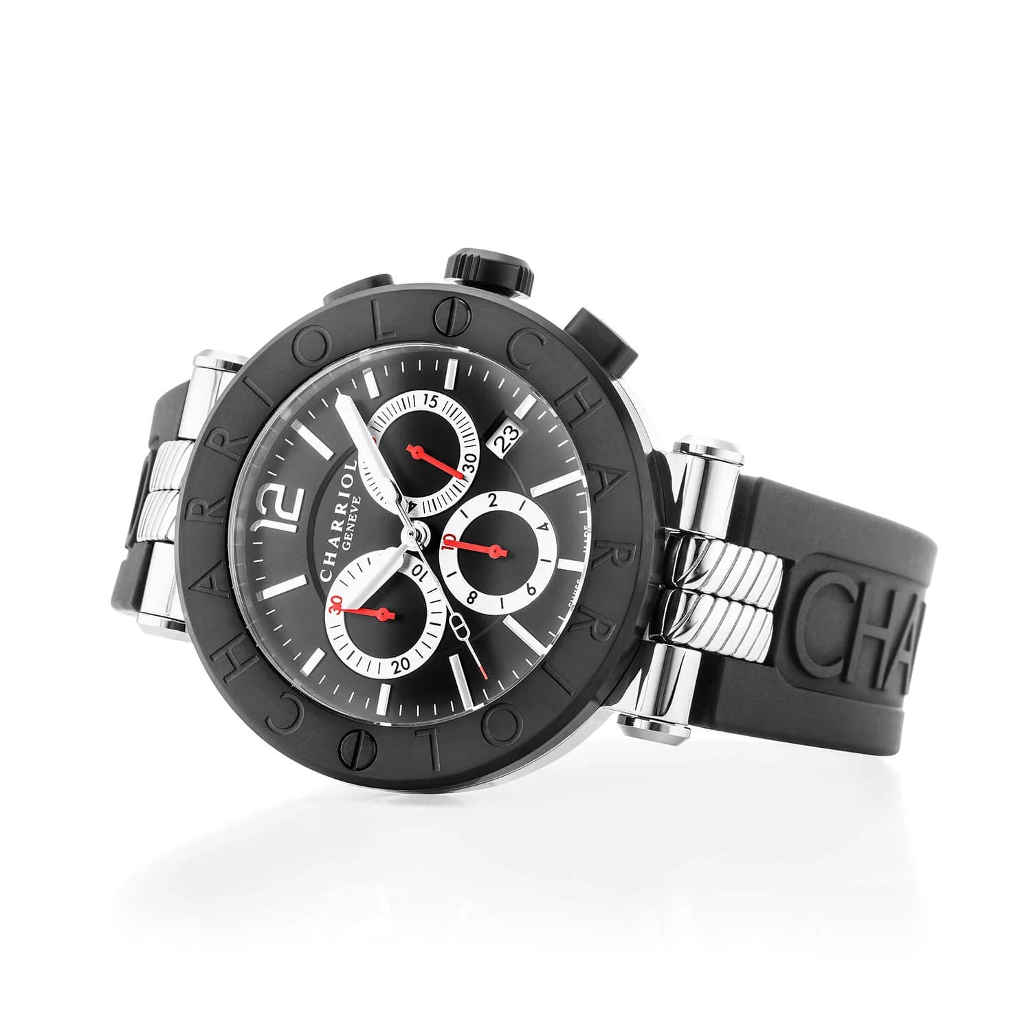 NAVIGATOR CRUISE41mm、クォーツ自社製クロノグラフレーム、ブラック＆レッドクロス文字盤、ブラックPVDスティール "CHARRIOL CHARRIOL " ベゼル、ブラックラバー チェンジャブル ストラップ - © 2024Charriol - 時計